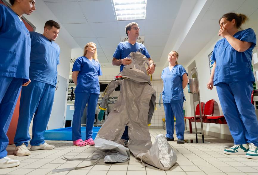 Training auf der Sonderisolierstation